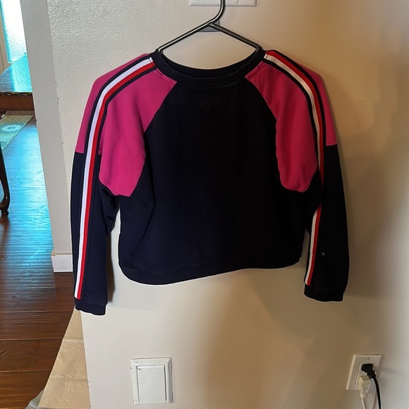 Girls Tommy Hilfiger cropped crew neck - Picture 2 of 4